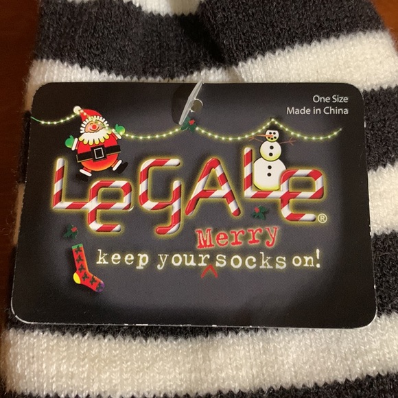 LEGALE- Keep your Merry Socks On! - Picture 3 of 9